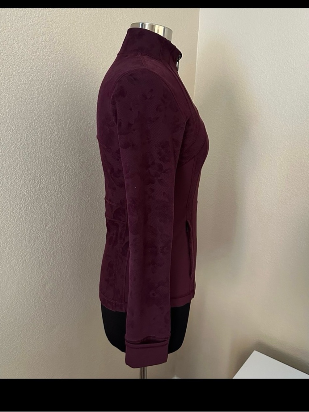 Lululemon Define Jacket Flocked Dark Adobe Burgundy Velvet Floral Sz 6 EUC - Picture 10 of 13